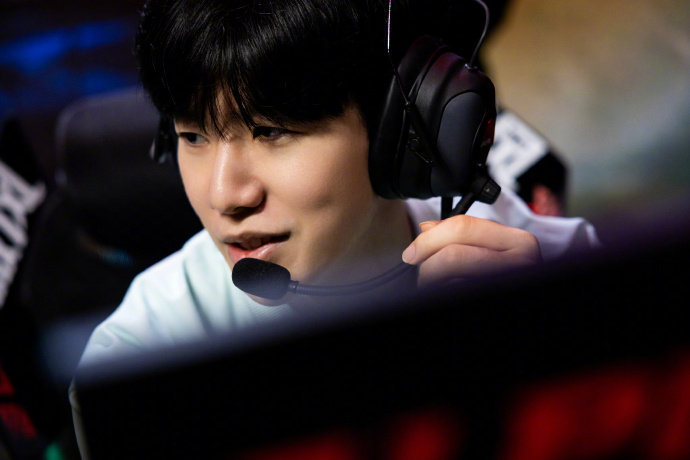 上全力拼搏 上全力拼搏